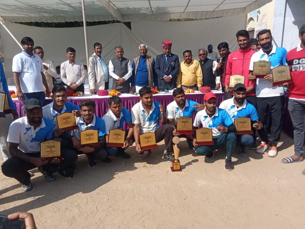 आबूरोड में सॉफ्टबॉल की 44 वी राज्य स्तरीय प्रतियोगिता संपन्न ।