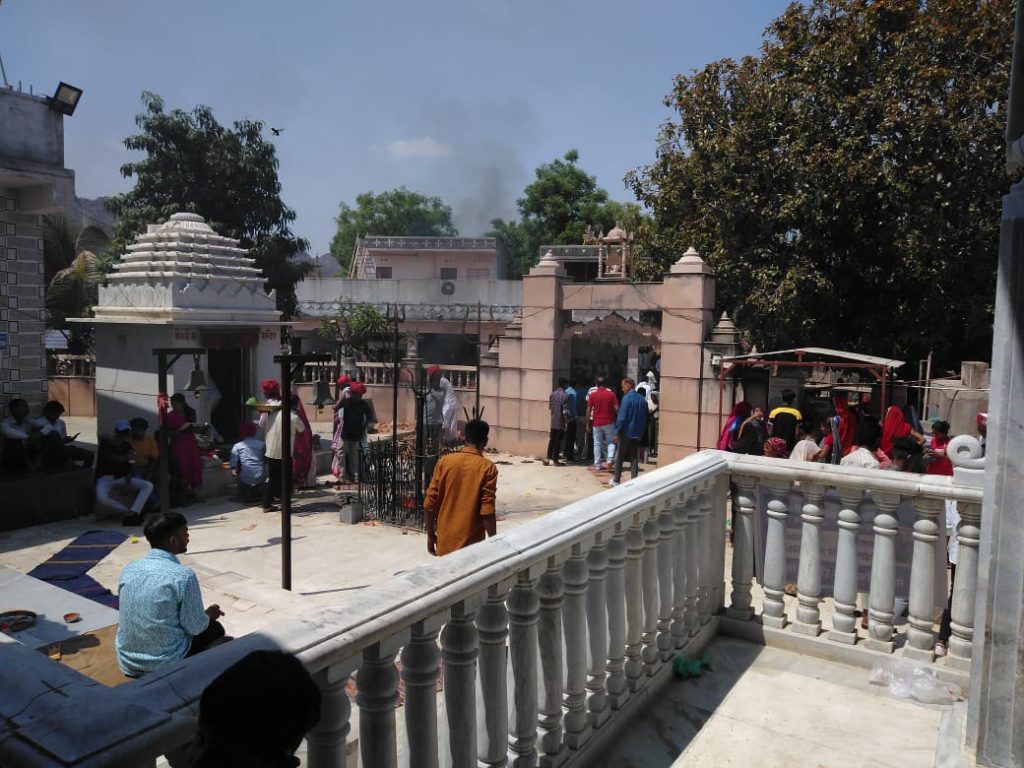 सिन्दरथ खेतलाजी के मेले में उमड़े श्रद्धालू ।