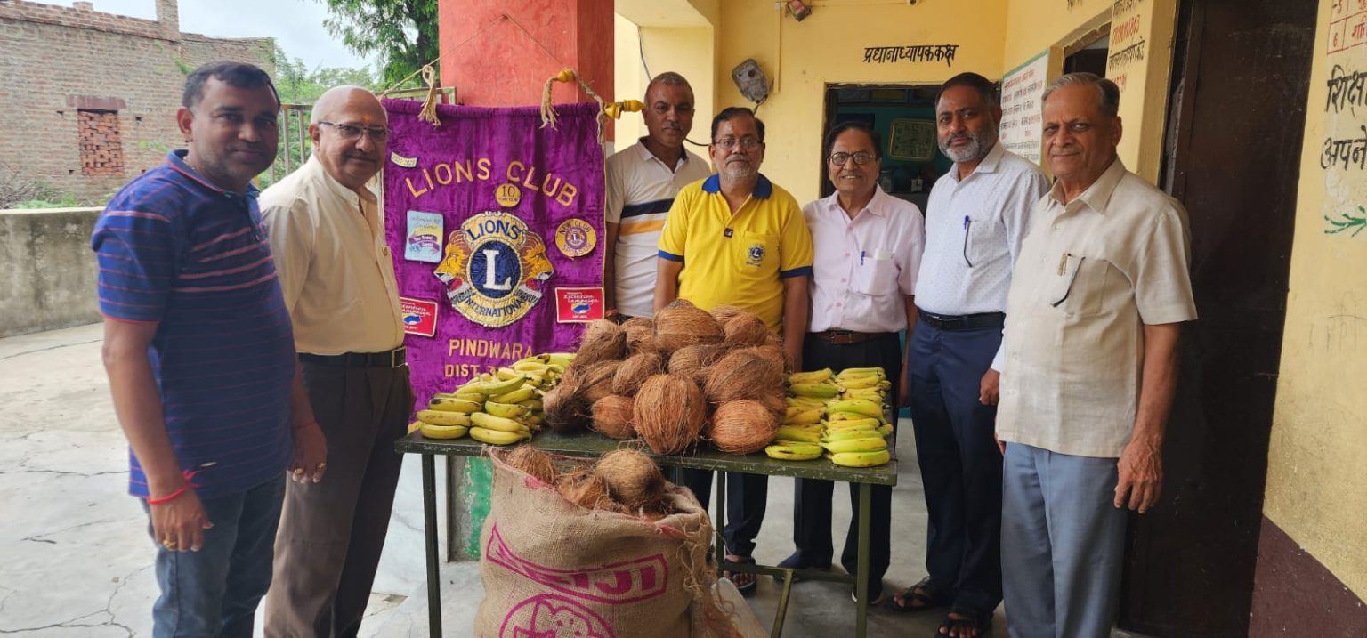 लायंस क्लब पिण्डवाड़ा द्वारा सेवा गतिविधि के तहत ग्रामीण कायाकल्प चलो गांवों की और कार्यक्रम का आयोजन ।
