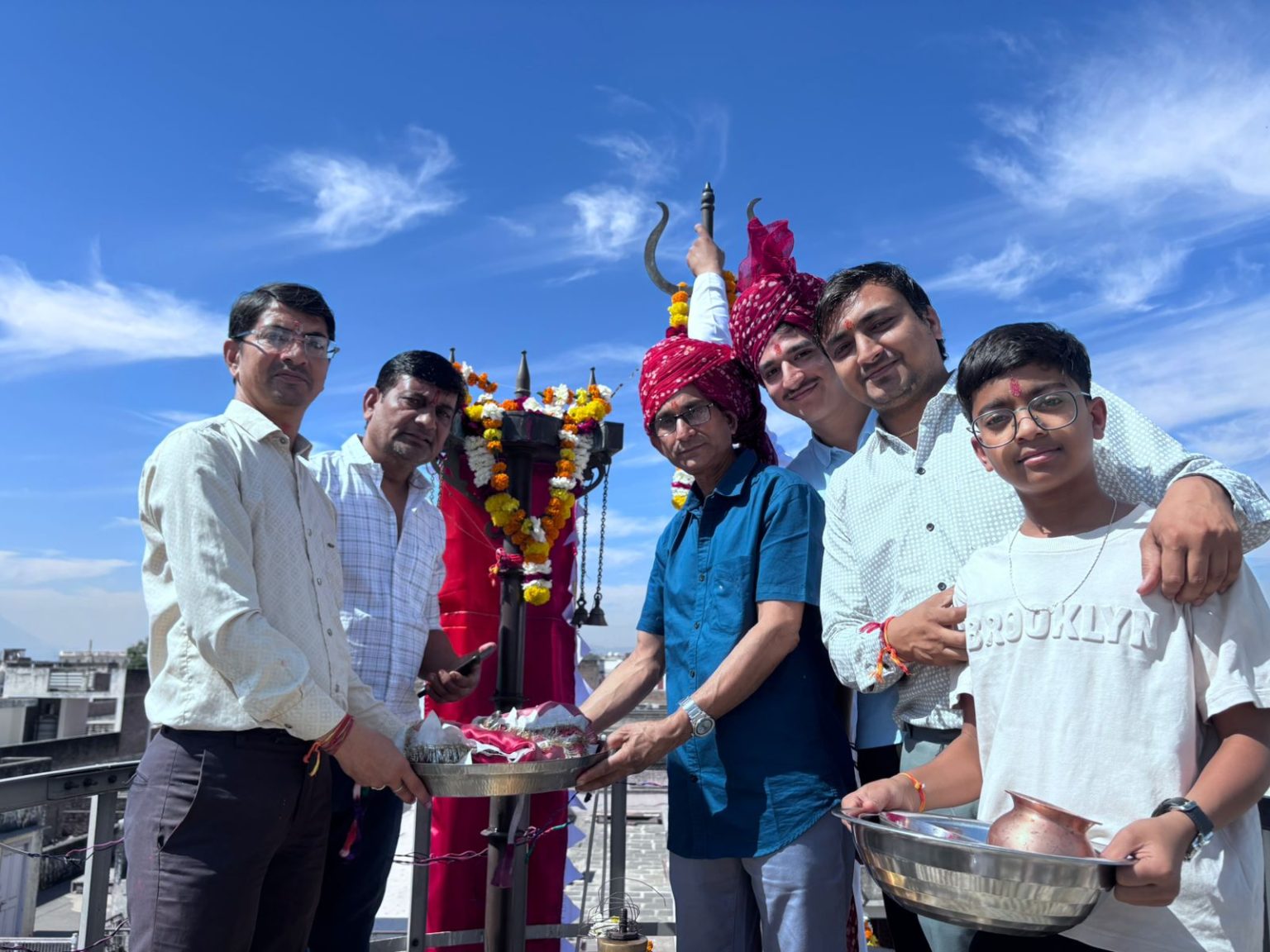 शक्ति माता मन्दिर मे ध्वजा चढ़ाई गई एवं वार्षिकोत्सव कार्यक्रम धुमधाम से सम्पन्न हुआ ।