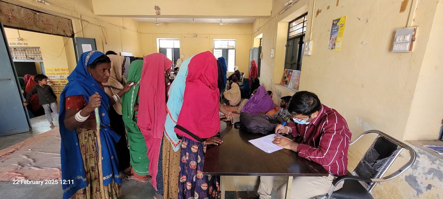 पिण्डवाड़ा के इसरा ग्राम पंचायत में नि:शुल्क हड्डी रोग और ओरल कैंसर परामर्श शिविर का आयोजन ।