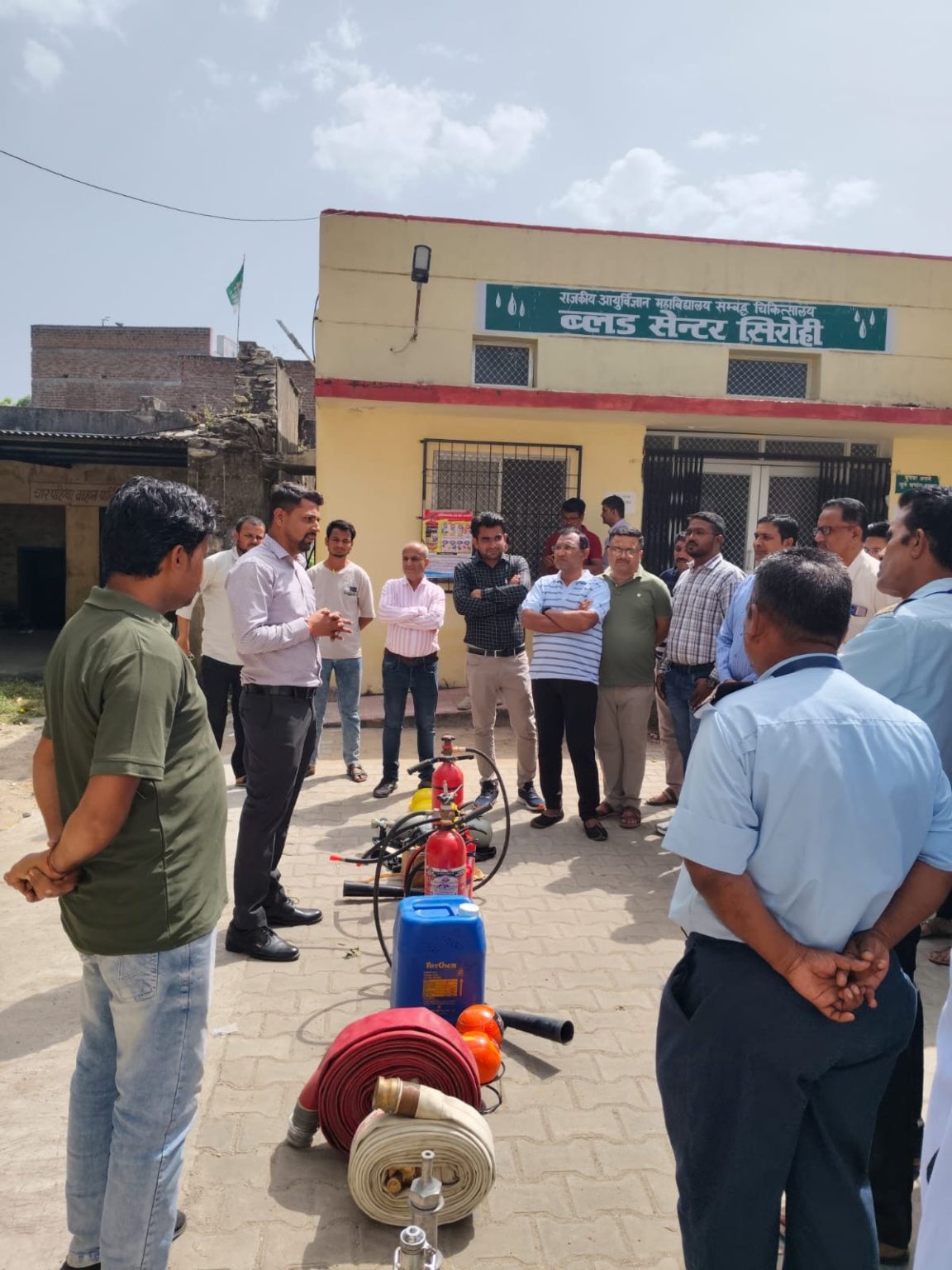 राजकीय चिकित्सालय, सिरोही में अग्निशमन सेवा केन्द्र (नगर परिषद सिरोही) की ओर से फायर मॉक ड्रिल आयोजित की गई।