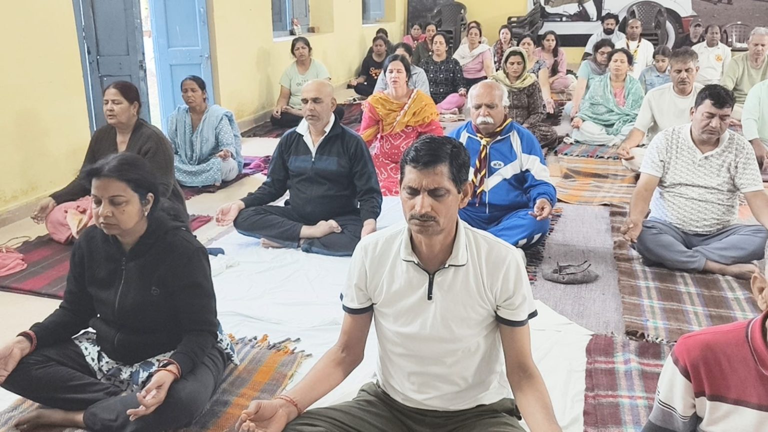 आबू पर्वत में योग शिविर एवं साहसिक गतिविधियों का आयोजन।